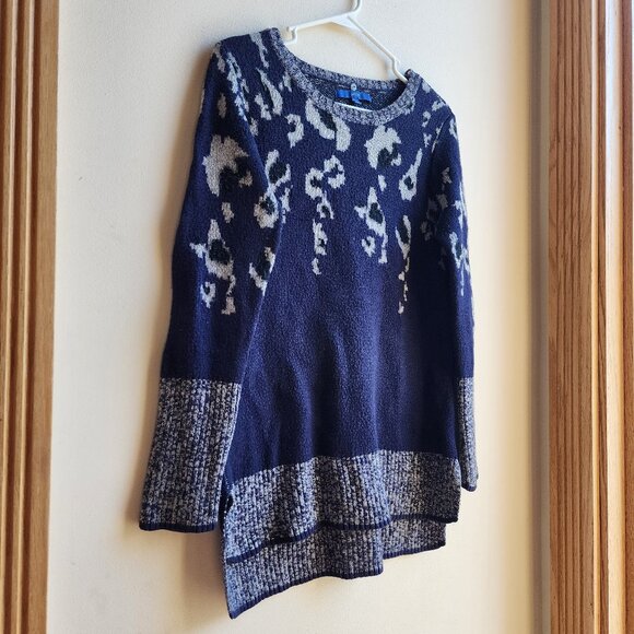 Apt. 9 Blue/Gray Abstract Animal Print Scoop Neck Sweater Size Medium - Picture 3 of 13